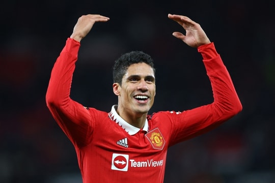 HLV Campuchia thừa nhận không đủ trình để đá với Việt Nam; Varane tái xuất ở MU