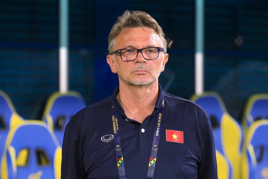 HLV Troussier: Các cầu thủ cần phải trả giá để đổi lấy những bài học