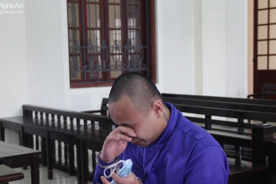 Đường sa ngã của gã trai sống trong gia đình khuyết tình thương