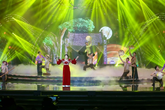 Xúc động đêm nhạc 'Mạch nguồn ví, giặm' tri ân 5 nhạc sĩ tài hoa của Nghệ An