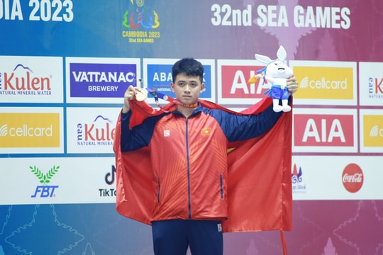 Vận động viên Nghệ An giành Huy chương Vàng lặn 800m tại SEA Games 32