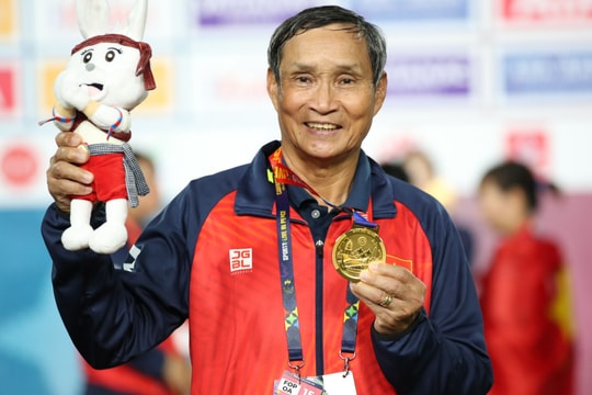 Huấn luyện viên Mai Đức Chung: Chúng tôi chiến thắng bằng tinh thần người phụ nữ Việt Nam