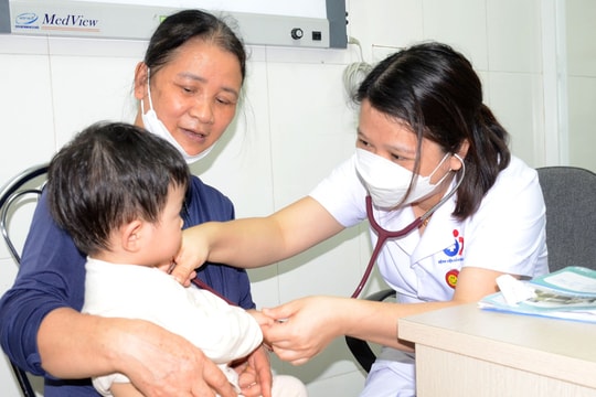 Gia tăng người già, trẻ nhỏ đi khám, nhập viện do nắng nóng