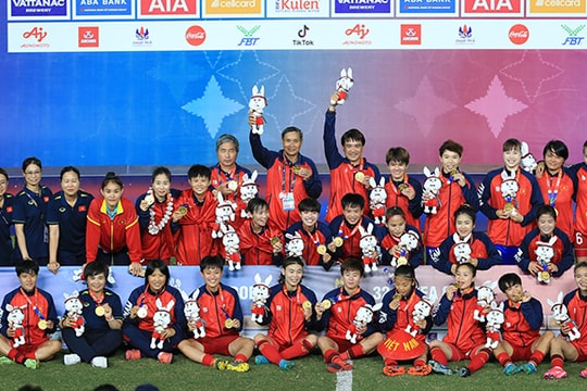 ĐT nữ Việt Nam tức tốc hướng đến World Cup nữ 2023; Kỷ lục 7 thẻ đỏ trong trận chung kết SEA Games 32 