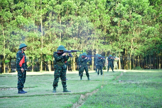 Bộ CHQS tỉnh kiểm tra '3 tiếng nổ' năm 2023 cho chiến sĩ mới
