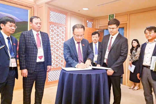 Đoàn công tác tỉnh Nghệ An làm việc với Thành phố Gwangju (Hàn Quốc)