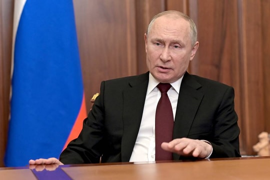 Tổng thống Putin gọi các đối thủ của Nga là 'kẻ ngốc'