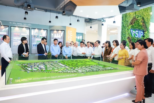 Nguyên Chủ tịch nước Nguyễn Minh Triết mong muốn VSIP Nghệ An trở thành cú hích góp phần cho tỉnh có bước phát triển nhảy vọt