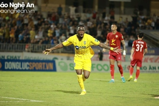 Dư âm trận Derby Nghệ Tĩnh khi khách lấn chủ