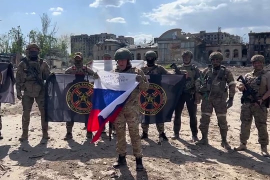 Tập đoàn Wagner tuyên bố kiểm soát hoàn toàn Bakhmut sau nhiều tháng giao tranh với Ukraine