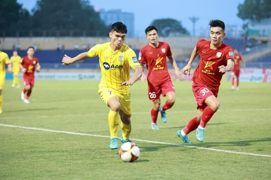 Huấn luyện viên Huy Hoàng: 'Cuộc đọ sức trên sân Vinh đúng với tính chất của trận Derby Nghệ Tĩnh'