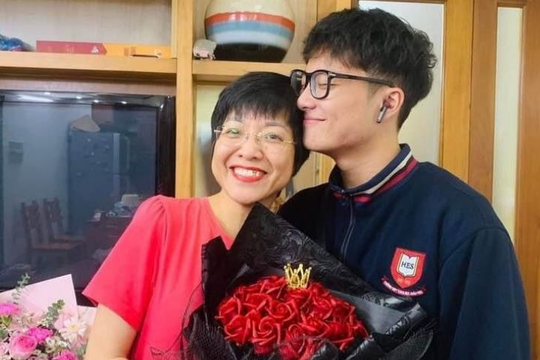 Con trai Thảo Vân - Công Lý: 'Nam thần' tuổi 18 ấm áp và hiếu thảo 