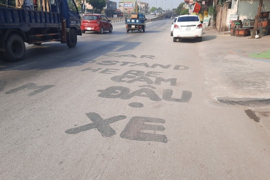 Nhiều hộ dân ở thành phố Vinh đặt biển cấm đỗ xe không đúng thẩm quyền