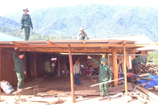 Mưa giông, sấm sét làm hư hỏng trường học, tốc mái nhà dân ở miền Tây Nghệ An