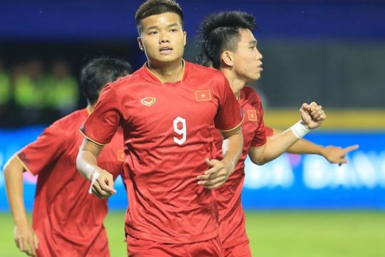 Nguyễn Văn Tùng sẽ là giải pháp mới cho hàng công ĐT Việt Nam?; V.League 'tiếp sức' cựu danh thủ Lê Văn Phúc