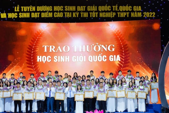 Học sinh có thành tích cao trong học tập sẽ được tỉnh Nghệ An tuyên dương trong năm 2023