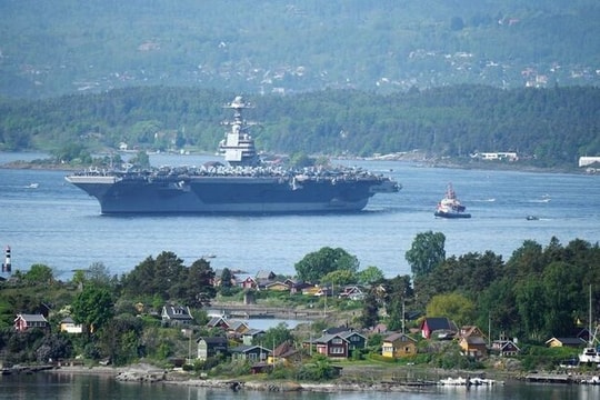 Mỹ đưa tàu sân bay lớn nhất thế giới đến Oslo, Nga lập tức lên tiếng 