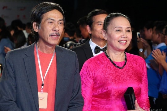 NSND Bùi Bài Bình kể về cuộc hôn nhân 42 năm với bạn cùng lớp diễn viên 