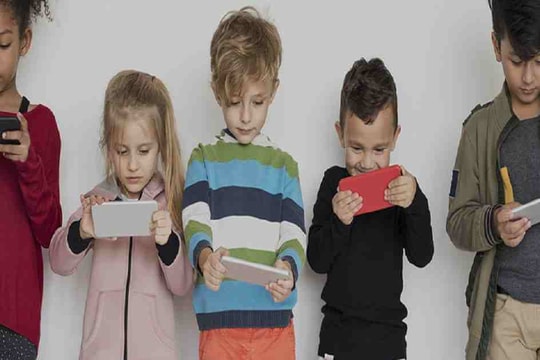 Việc sử dụng điện thoại thông minh ở trẻ em có thể gây ra các vấn đề về sức khỏe tâm thần khi lớn lên