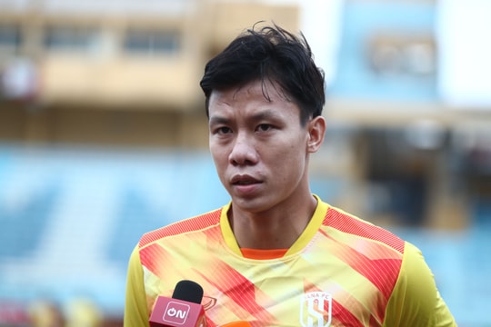 Trung vệ Quế Ngọc Hải: Chúng tôi đồng hành và chia sẻ khó khăn với nhà tài trợ