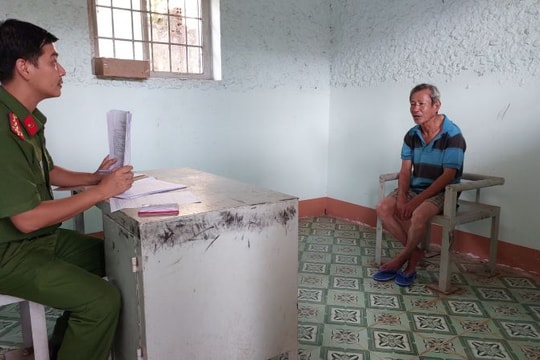 Khởi tố 'ma men' tấn công cảnh sát khi bị kiểm tra nồng độ cồn