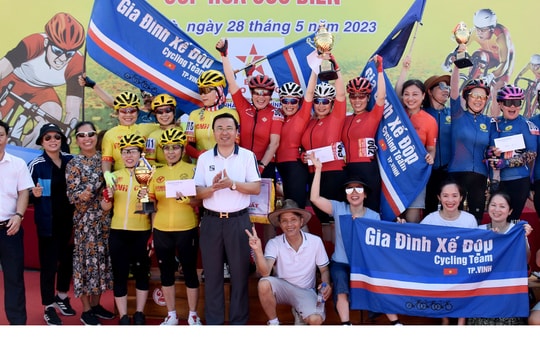 400 vận động viên tham gia Giải đua xe đạp Cửa Lò mở rộng lần thứ II