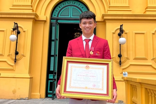 Huân chương Lao động ở tuổi 20 của vận động viên lặn Nghệ An