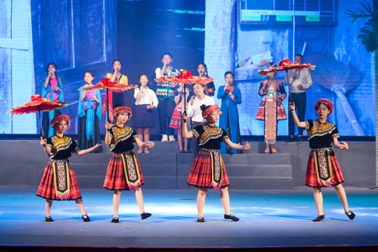 Những hình ảnh đặc sắc tại Hội thi 'Hát dân ca trong trường học'