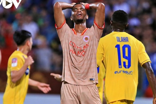 Câu lạc bộ Công an Hà Nội bị phạt nặng sau trận đấu với Sông Lam Nghệ An; Chelsea công bố huấn luyện viên mới