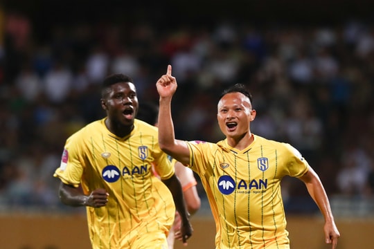 'Người không phổi' Trọng Hoàng hoạt động bền bỉ một cách khó tin ở tuổi 34