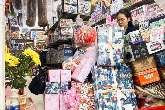 Đồ chơi, quà tặng đắt hàng dịp Tết Thiếu nhi
