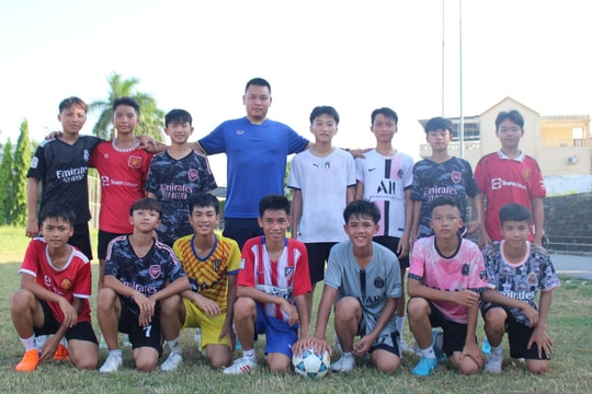 Giải Bóng đá Thiếu niên - Nhi đồng Cúp Báo Nghệ An lần thứ 25: Các cầu thủ nhí Quỳnh Lưu 'vượt nắng' ráo riết tập luyện 