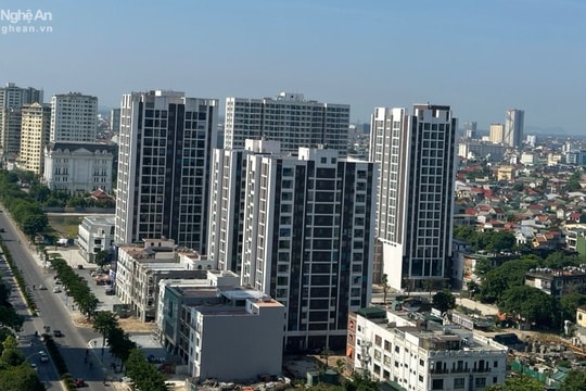 Dân chung cư 'dài cổ' chờ... sổ đỏ