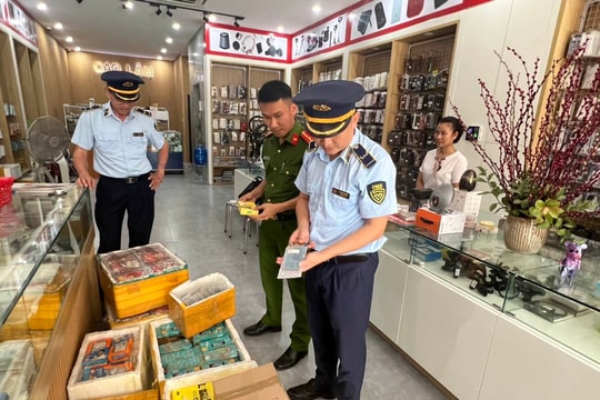 Thu giữ hơn 3.000 phụ kiện điện thoại không rõ nguồn gốc xuất xứ