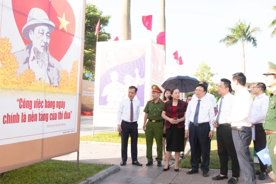 Giới thiệu 75 bức tranh cổ động tuyên truyền kỷ niệm 75 năm Bác Hồ ra Lời kêu gọi Thi đua ái quốc