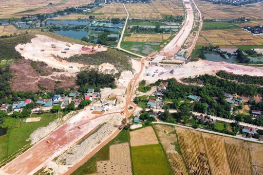 Đường bộ cao tốc Bắc - Nam đoạn Diễn Châu – Bãi Vọt: 'Doanh nghiệp dự án không trung thực'!