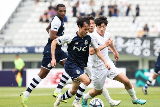 Quang Hải chia tay Pau FC; Tiền đạo Văn Toàn lập cột mốc lịch sử tại Hàn Quốc