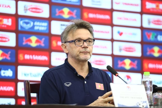 HLV Troussier: Muốn nâng cấp đội tuyển Việt Nam, phải gọi nhiều cầu thủ Việt kiều như Nguyễn An Khánh