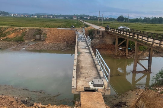 Con trai chủ thầu xây dựng rơi xuống sông tử vong