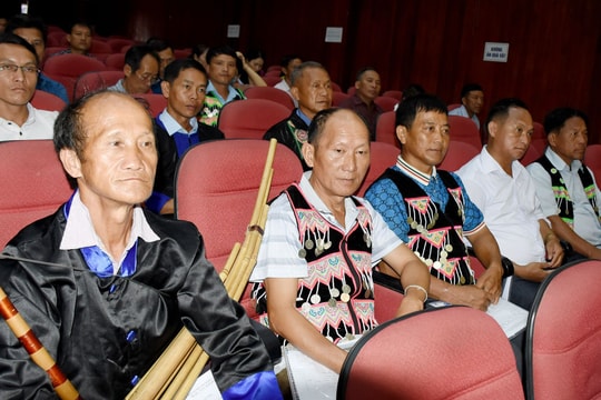 Gần 80 học viên tham dự lớp Tập huấn trình diễn dân gian cho đồng bào dân tộc Mông tỉnh Nghệ An