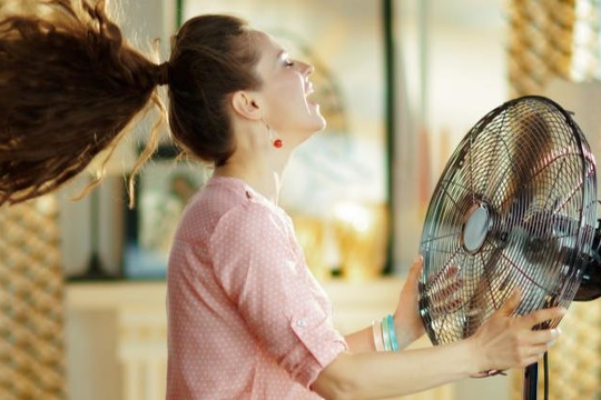 Cho điều hòa, quạt điện phả thẳng vào mặt: Thói quen cần bỏ ngay