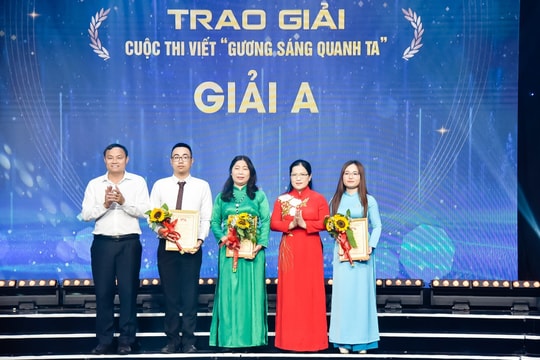 Đảng ủy Khối Các cơ quan tỉnh Nghệ An tổng kết trao giải cuộc thi 'Gương sáng quanh ta'