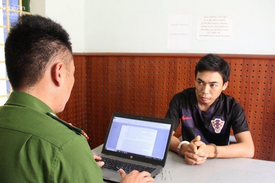 'Trùm' ma tuý dùng dao chống trả lực lượng vây bắt 