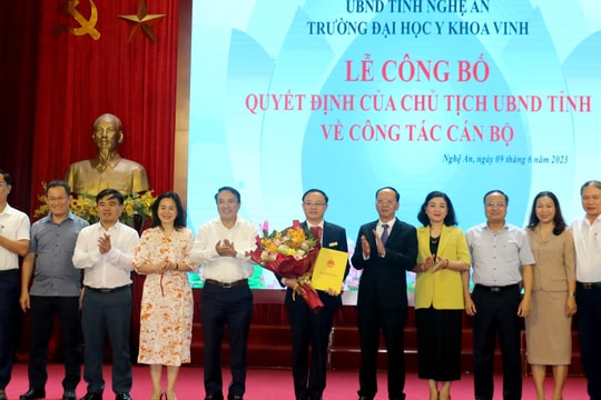 Công bố Quyết định bổ nhiệm Hiệu trưởng Trường Đại học Y khoa Vinh