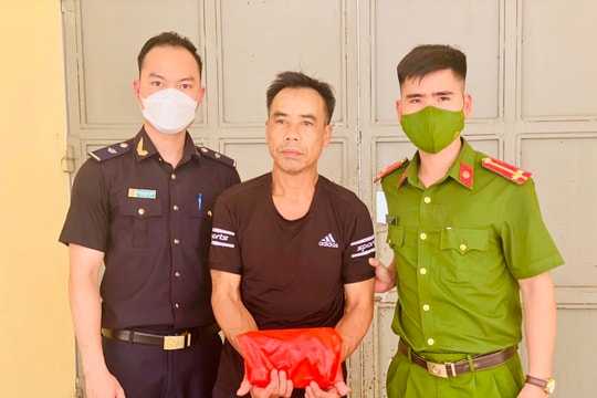 Bắt giữ đối tượng có 2 tiền án, luôn mang dao mẹo khi mua bán ma túy