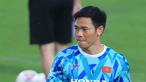 Nguyên Mạnh rời đội tuyển Việt Nam; Tuyển nữ tăng 1 bậc trên bảng xếp hạng FIFA