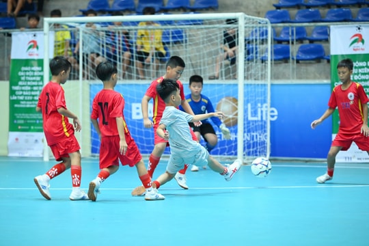 Nhi đồng Quỳ Châu để Nhi đồng Cửa Lò cầm hòa trong thế trận áp đảo