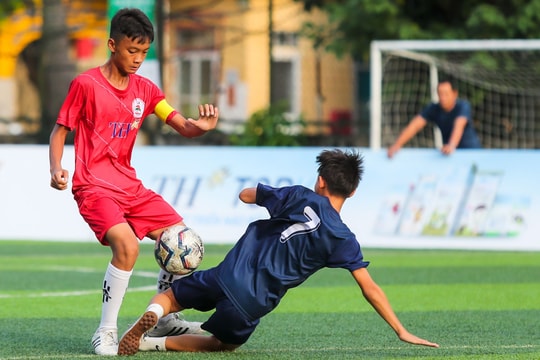 Đội Thiếu niên thành phố Vinh giành chiến thắng trước Đội Thiếu niên Cửa Lò với tỷ số 4-0