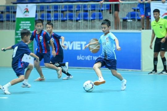 Nhi đồng Yên Thành vươn lên nhì bảng 'tử thần' sau khi trút cơn mưa bàn thắng vào lưới Nhi đồng Quế Phong