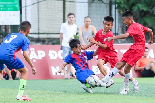 Thắng Thiếu niên Đô Lương, Thiếu niên TP Vinh nắm lợi thế lớn trong cuộc đua giành vé vào bán kết